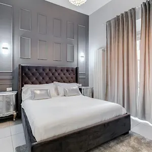  Apartment Luxury Trevi Fountain - Your Italian Holidays Italy